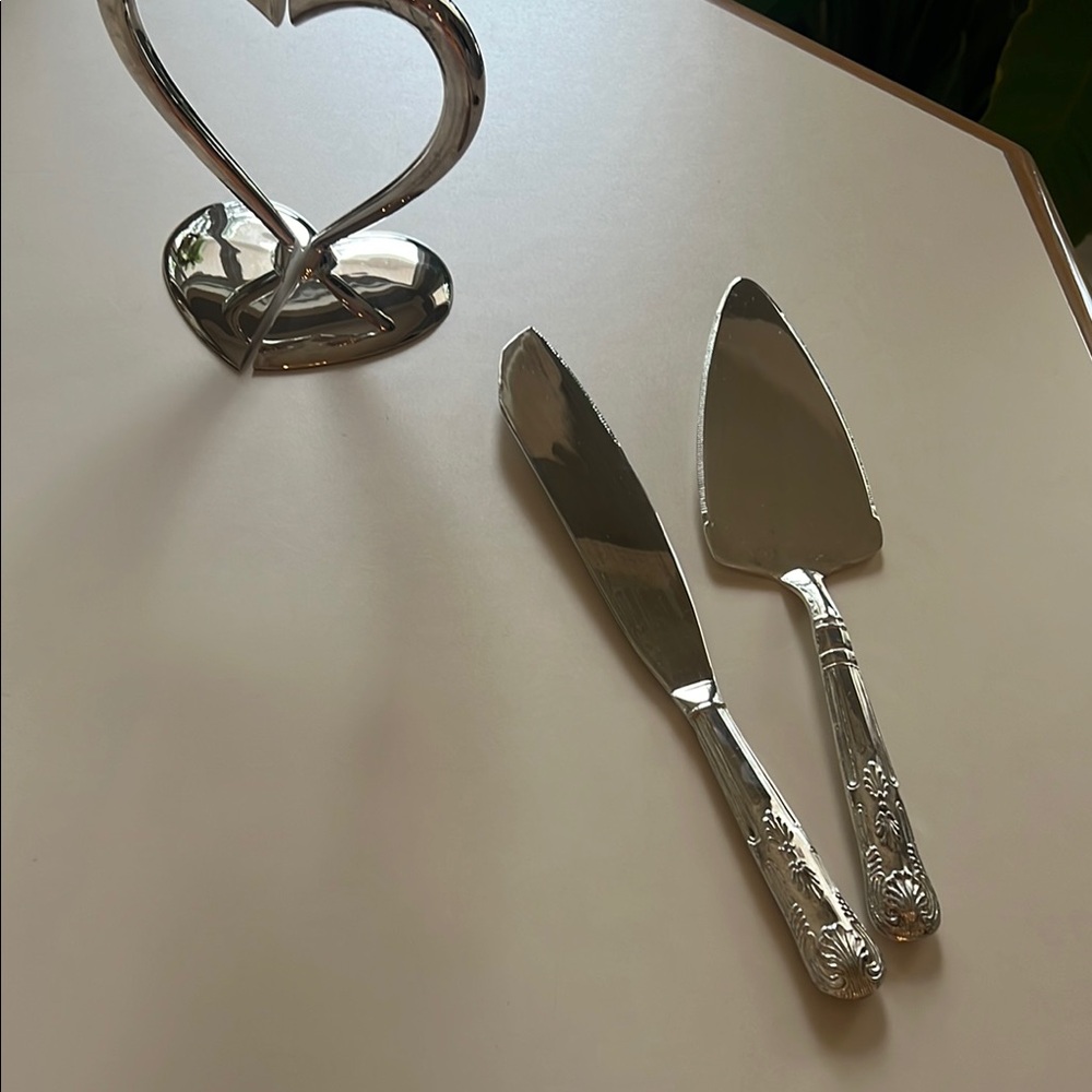 Wilton Silver Cake Server and Knife Set